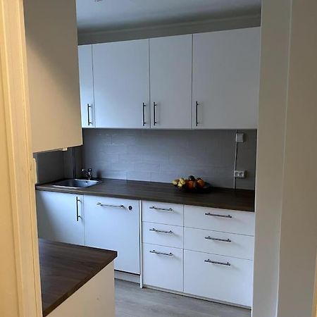 Lovely 2 Bedroom Apartmen With Free Parking Bergen Exterior photo