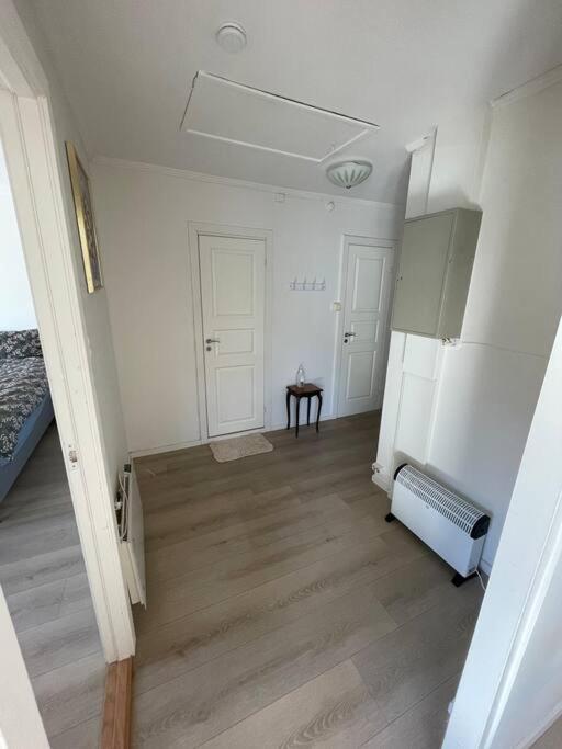Lovely 2 Bedroom Apartmen With Free Parking Bergen Exterior photo