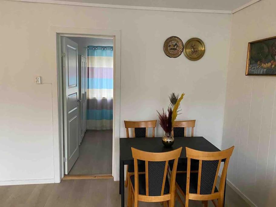 Lovely 2 Bedroom Apartmen With Free Parking Bergen Exterior photo